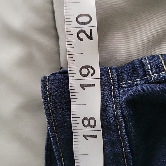 Signature By Levi Strauss Mid Rise Slim Jeans - Picture 12 of 14
